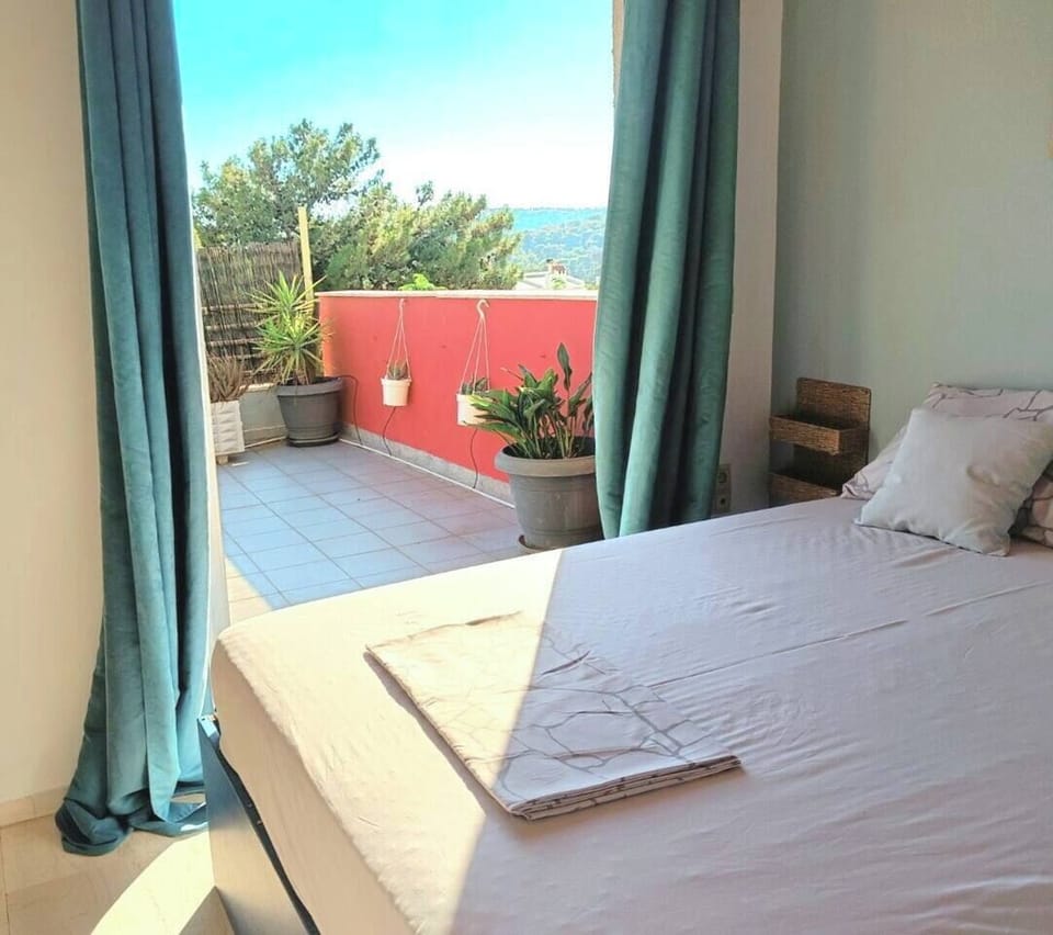 7a09f9aa 1bdc 4d4a 9ec2 1a5fede0d1da