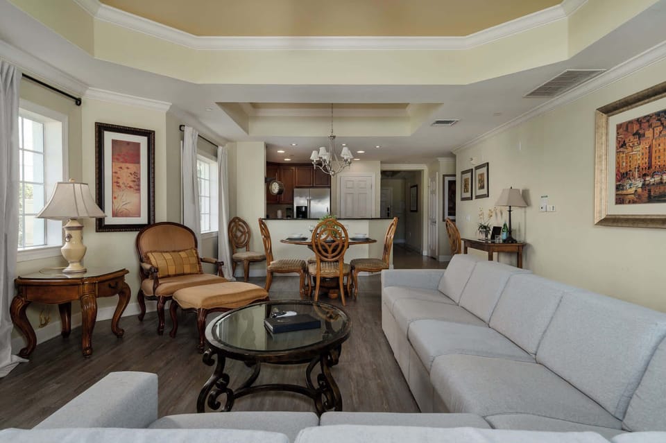 The open layout allows for easy interaction with the dining area, perfect for families!!