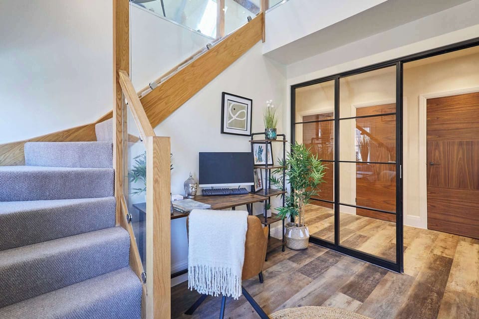 Apartment 6, Vinegar House, Worcester - Host & Stay