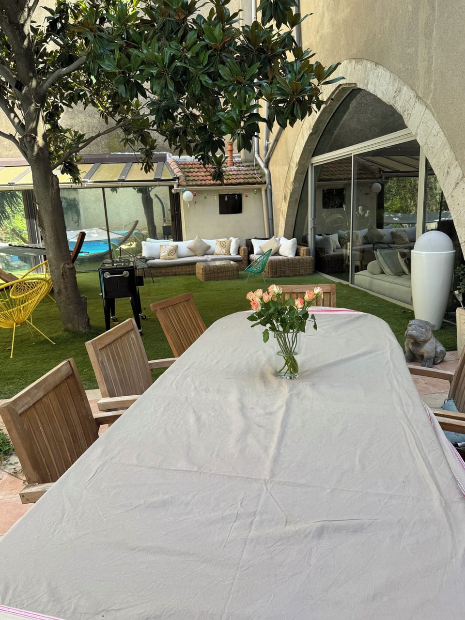 Outdoor dining