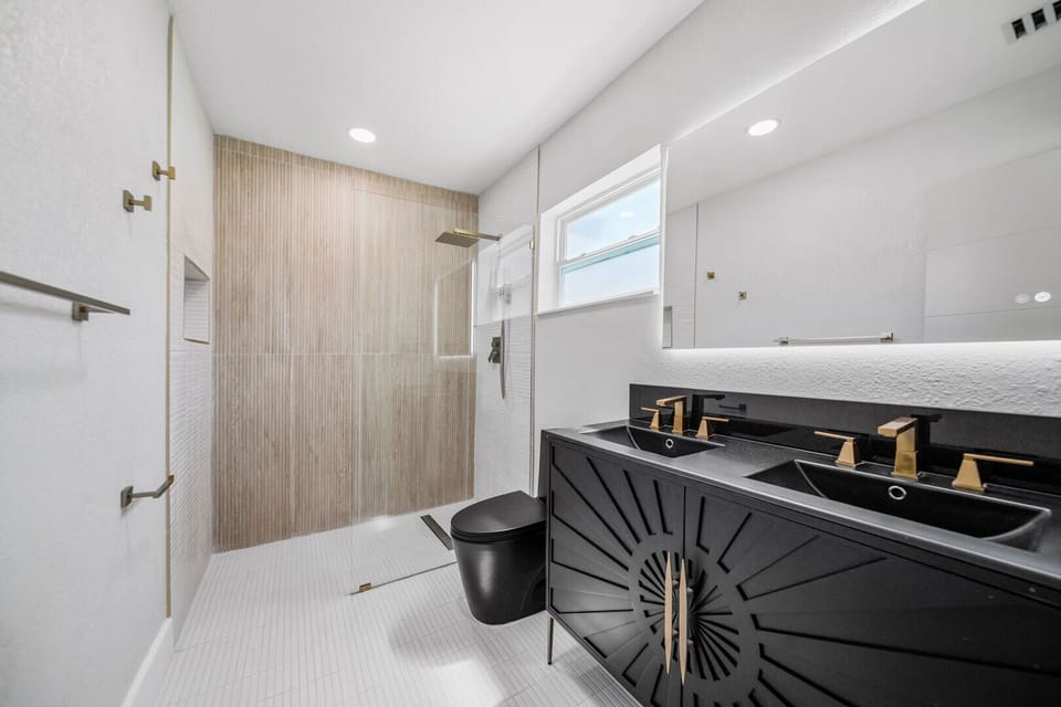 Bedroom 1
Ensuite