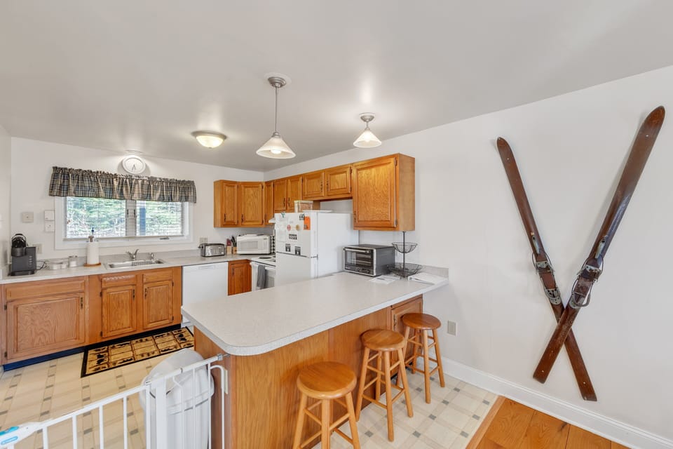 Indoors, Kitchen, Floor, Appliance, Microwave