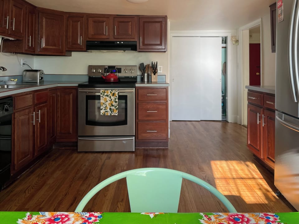 Full kitchen