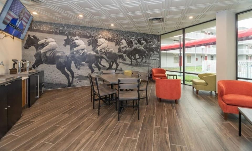 Relax together in the airy lounge with cozy conversation nooks.