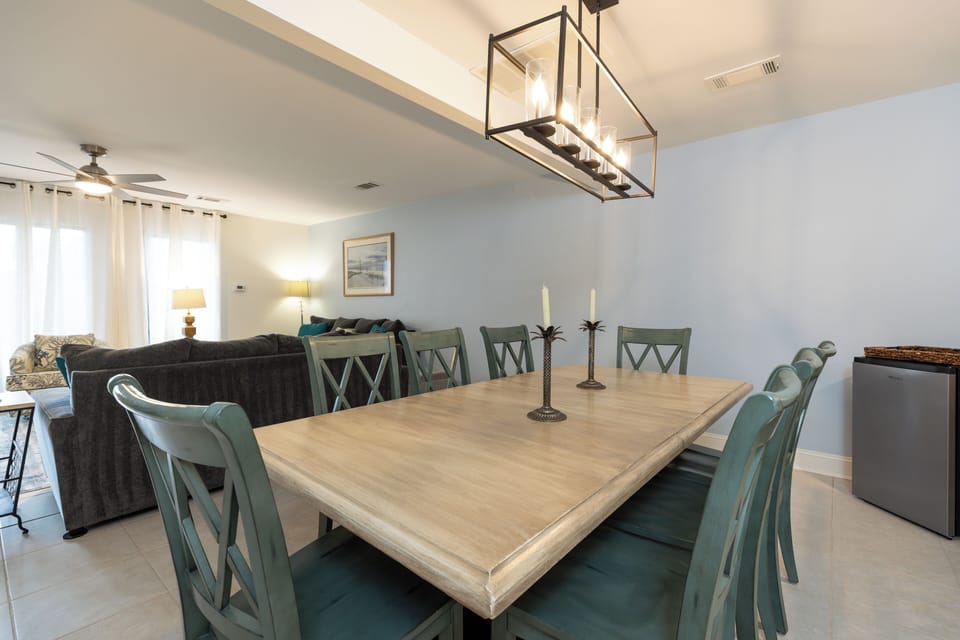 Open dining area to living room and kitchen