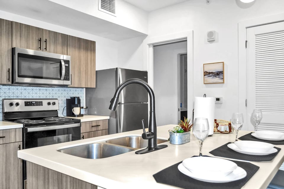 Apartment comes furnished with dinner & cookware for your stay!