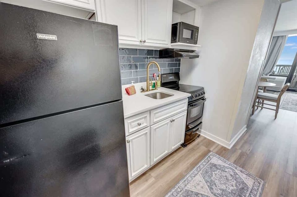 Large Kitchen Area