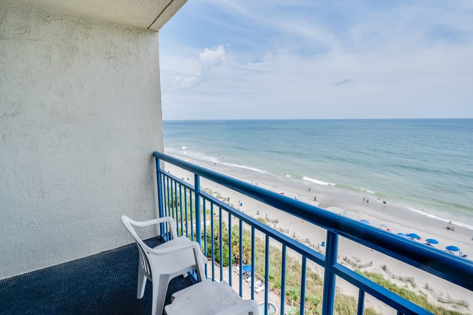 Balcony with Amazing Views of the Ocean🌊☀️