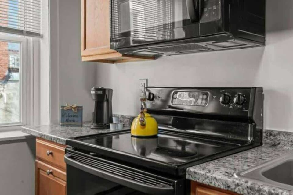 Create lasting memories with family and friends in this beautifully designed and functional kitchen