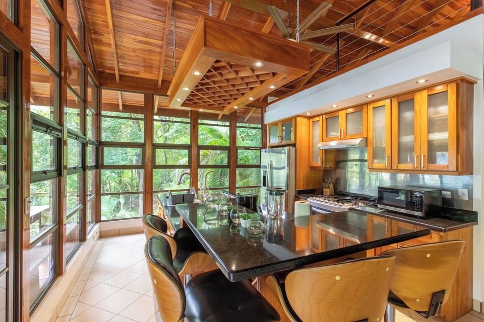 Main House kitchen (1)