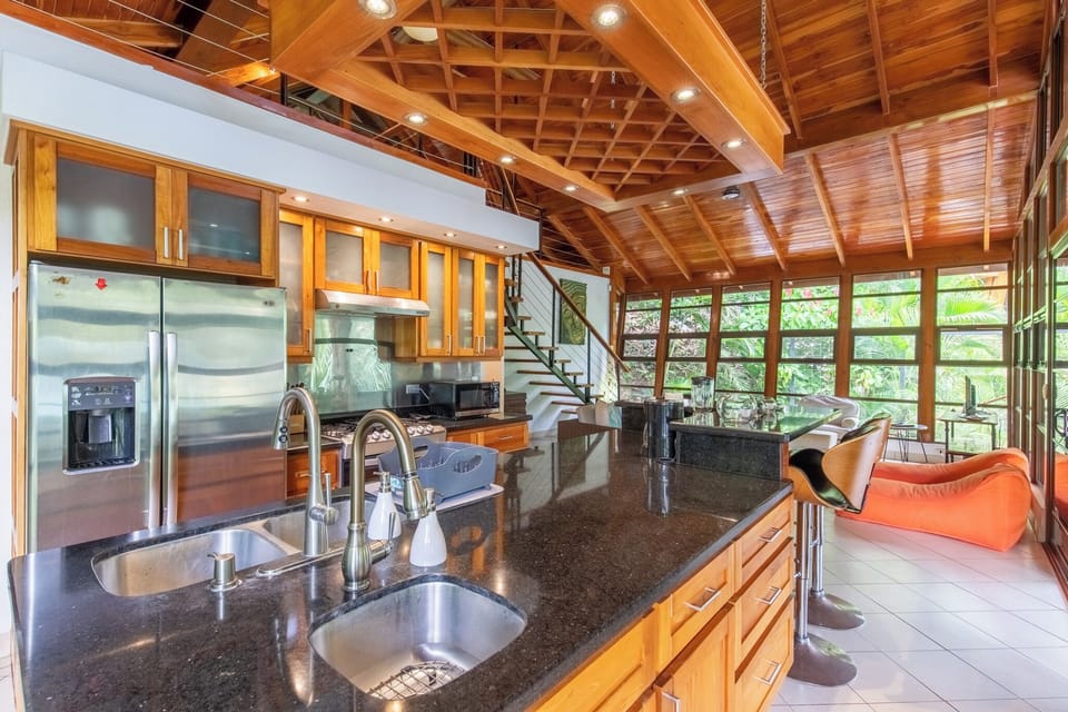 Main House kitchen (2)