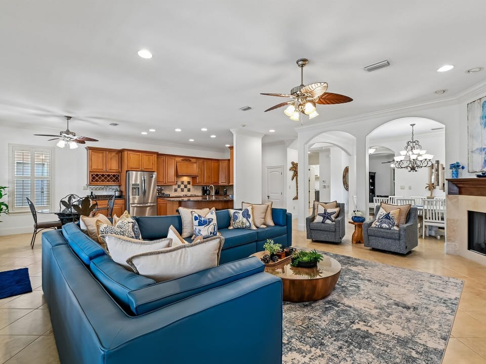 Living Area, First Floor