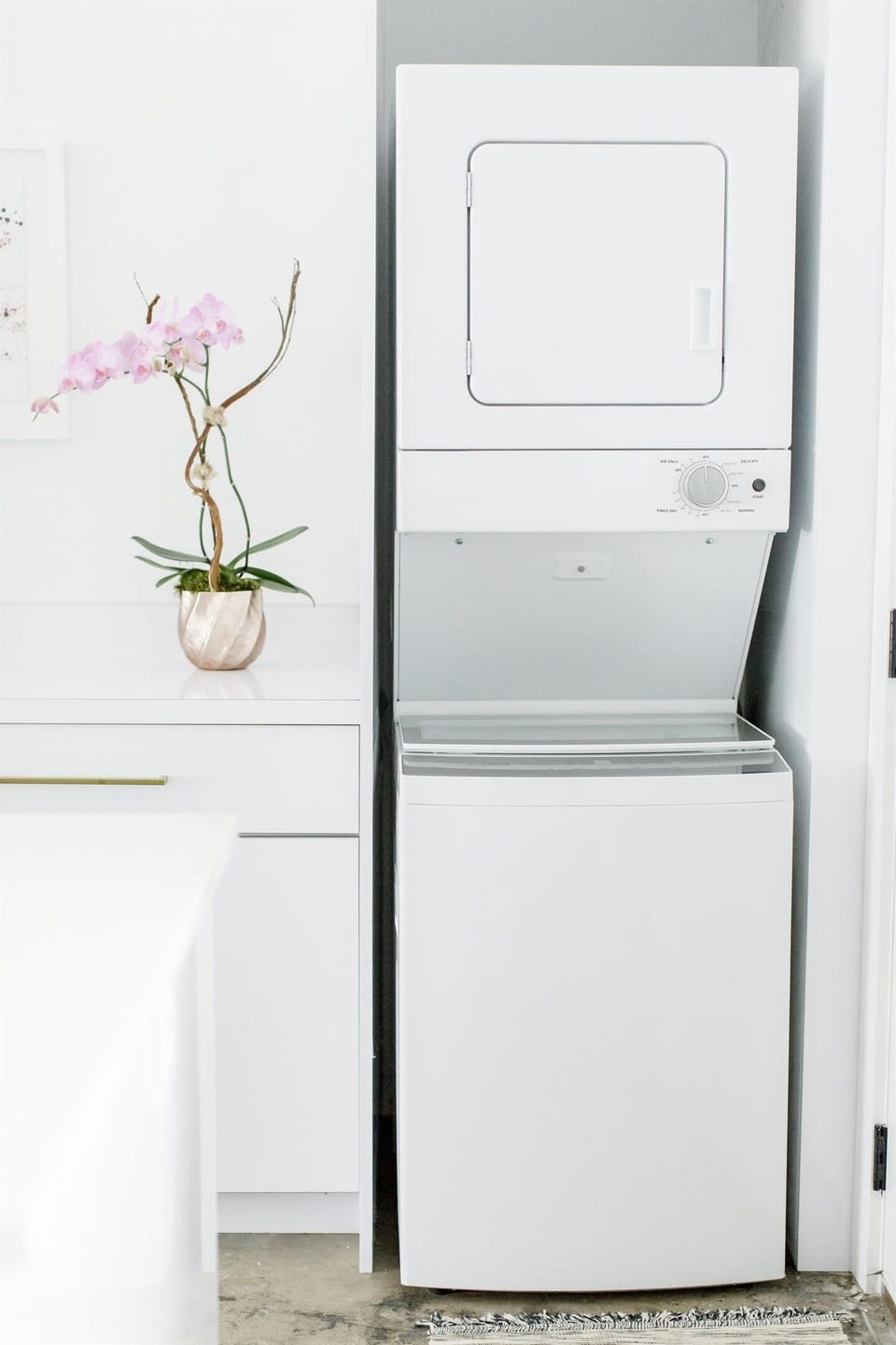 Kitchen dishwasher