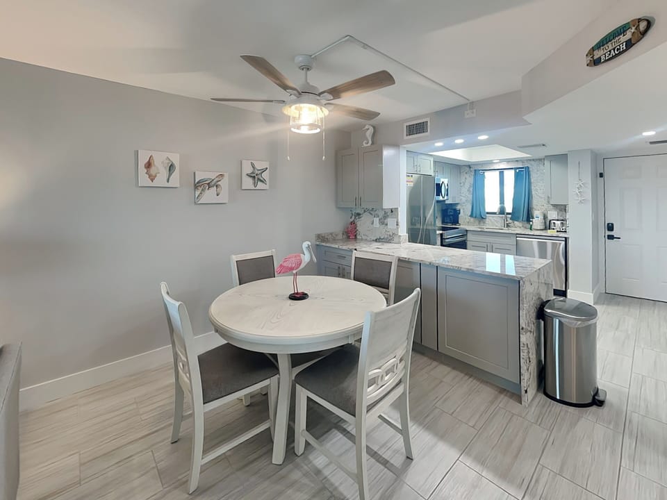 Dining Area with Seating for Four