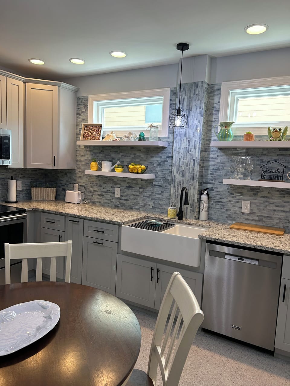 Eat in kitchen