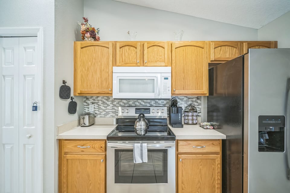 Indoors, Appliance, Microwave, Oven, Kitchen
