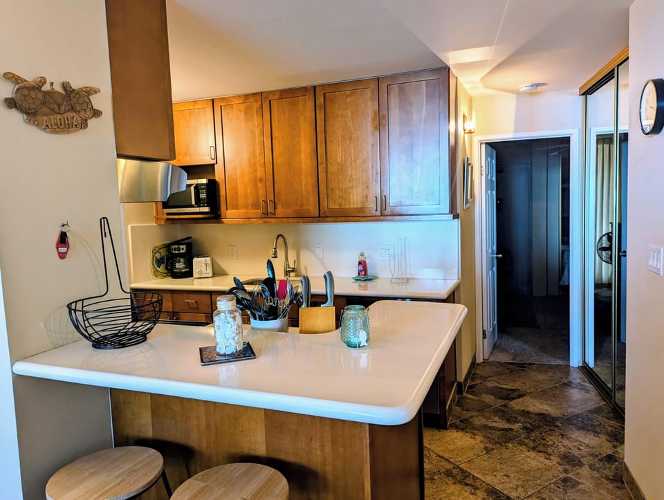 Island off of the kitchen