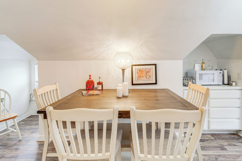 Studio | Dining Area | Dishware & Flatware