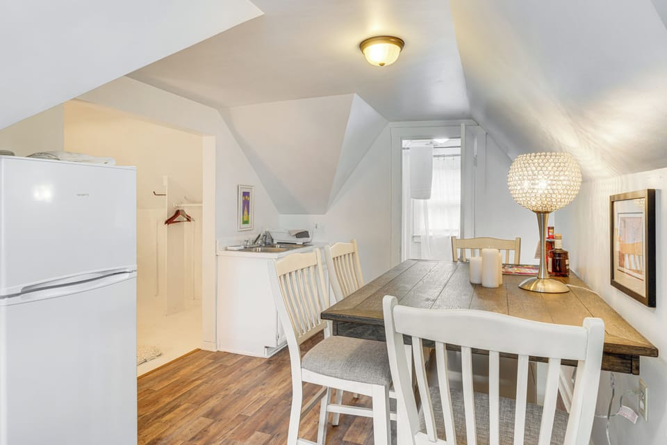 Studio | Kitchenette & Dining Area | Keurig Coffee Maker