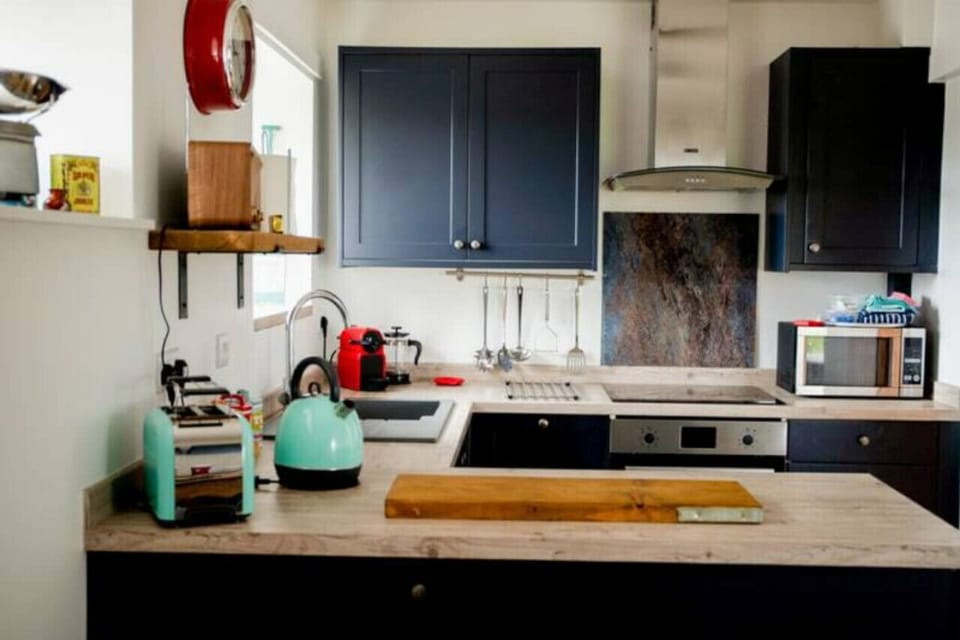 Compact but fully equipped kitchen