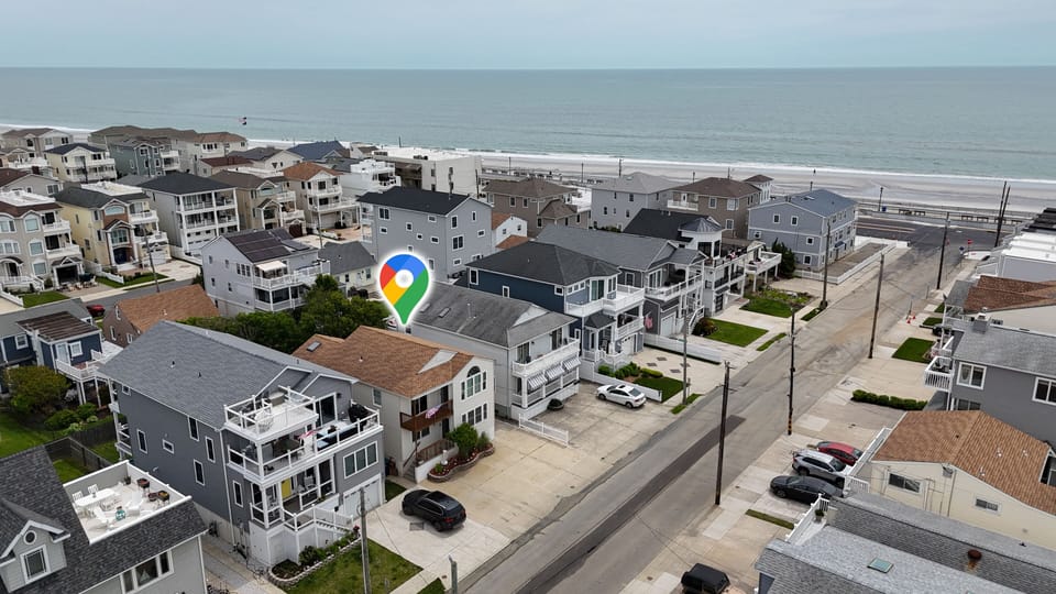 6 houses to the beach