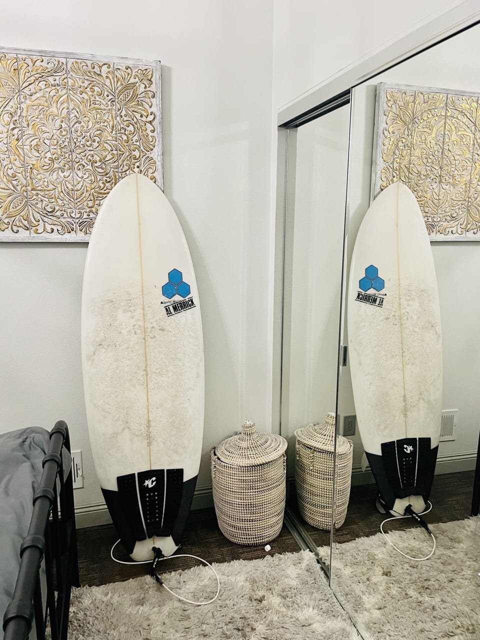 If you like surfing, this board is for our guests to enjoy during the stay
