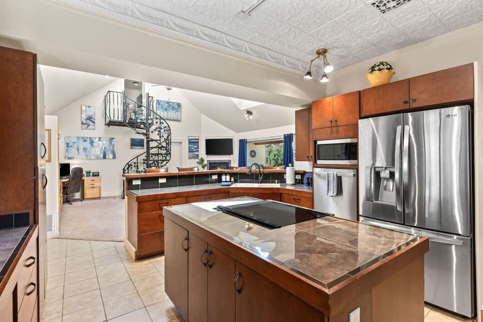Designed for easy flow between cooking, dining, and relaxing!