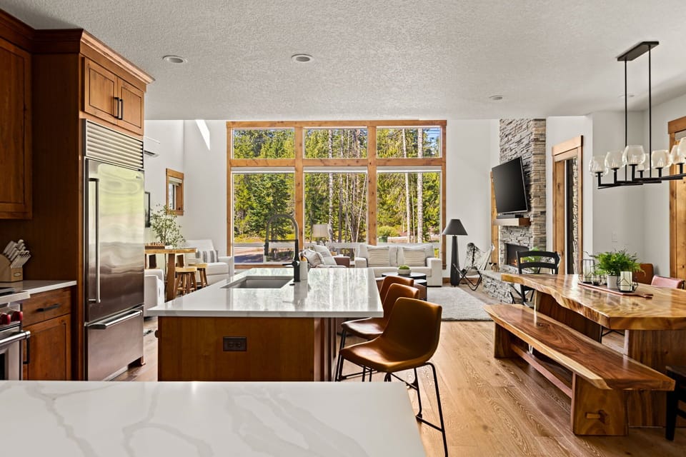 Our beautiful and functional kitchen is so inviting, you might just find yourself channeling your inner chef.