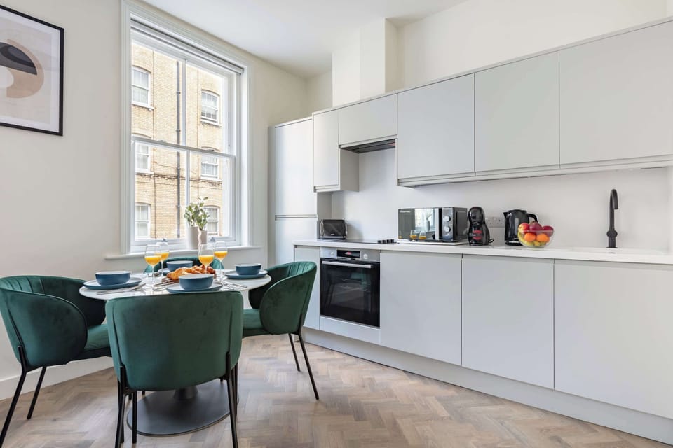 The kitchen and dining area