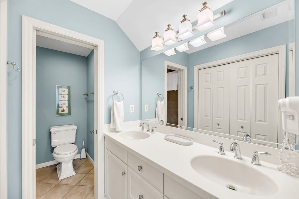 Bathroom 1 (Primary)