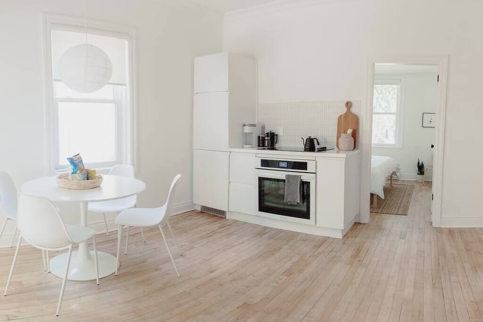 A dreamy space for meals with the family.