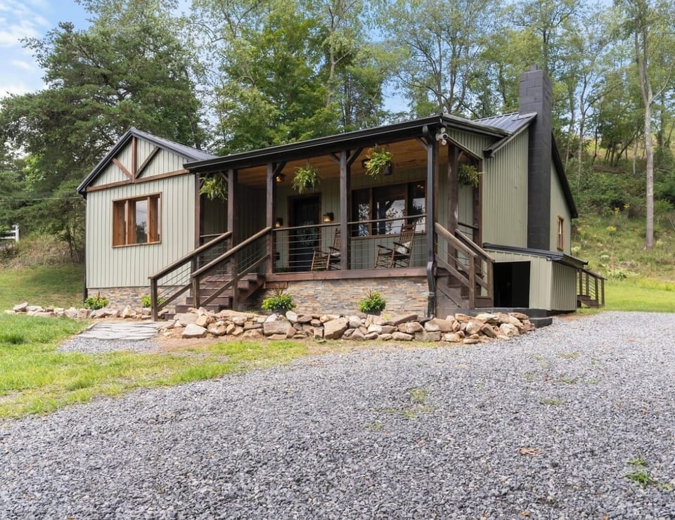 Welcome to Dancing Bear Cottage!