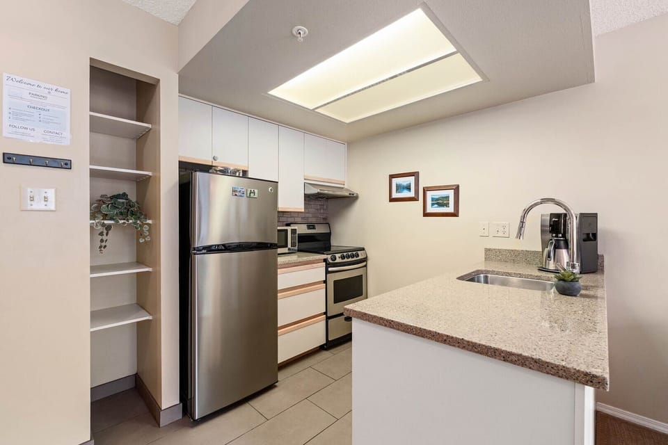 Fully equipped kitchen