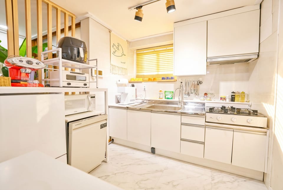 Full Kitchen Amenity