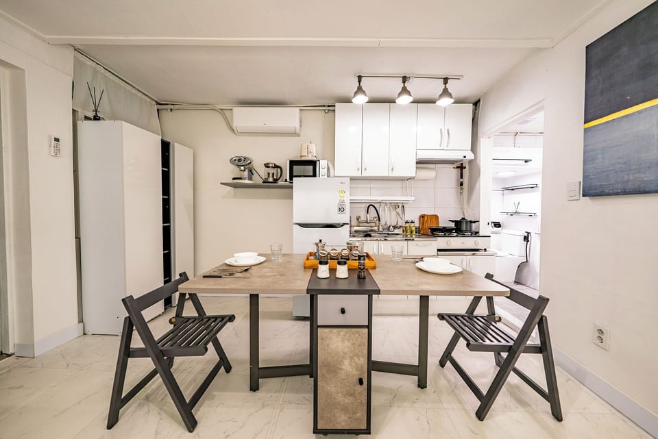 Foldable Dining Table