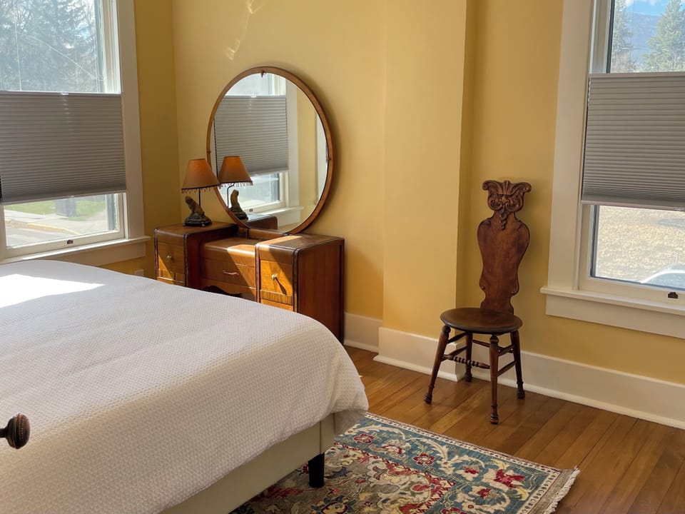 King bedroom 
