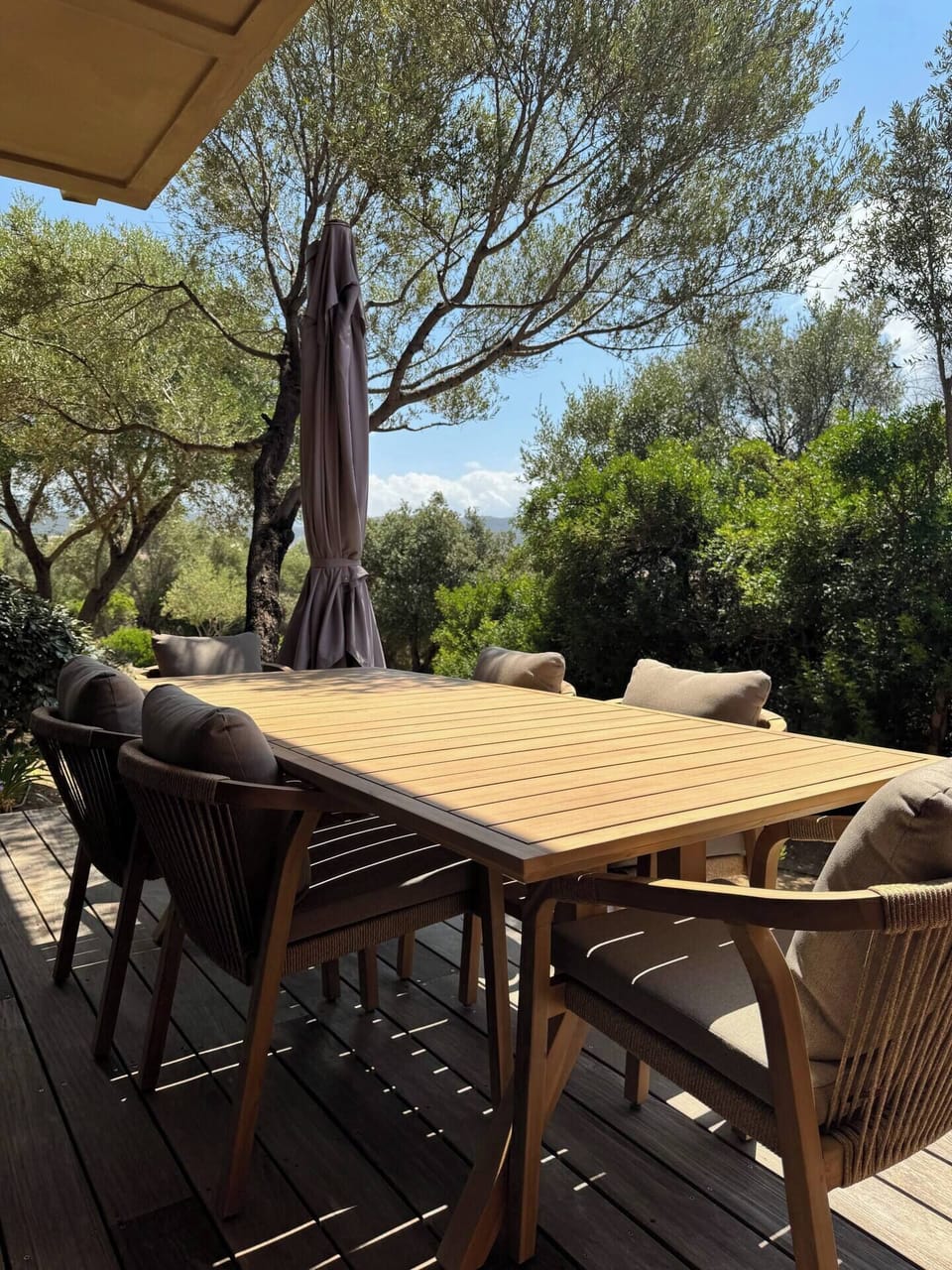 Outdoor dining