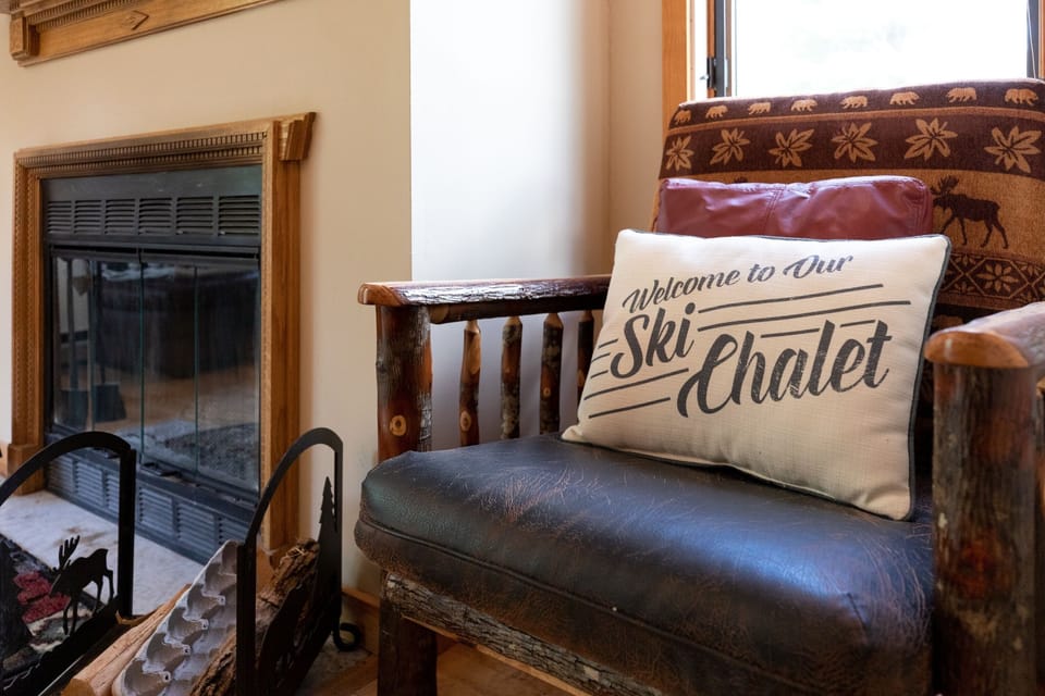 Cushion, Home Decor, Architecture, Building, Furniture
