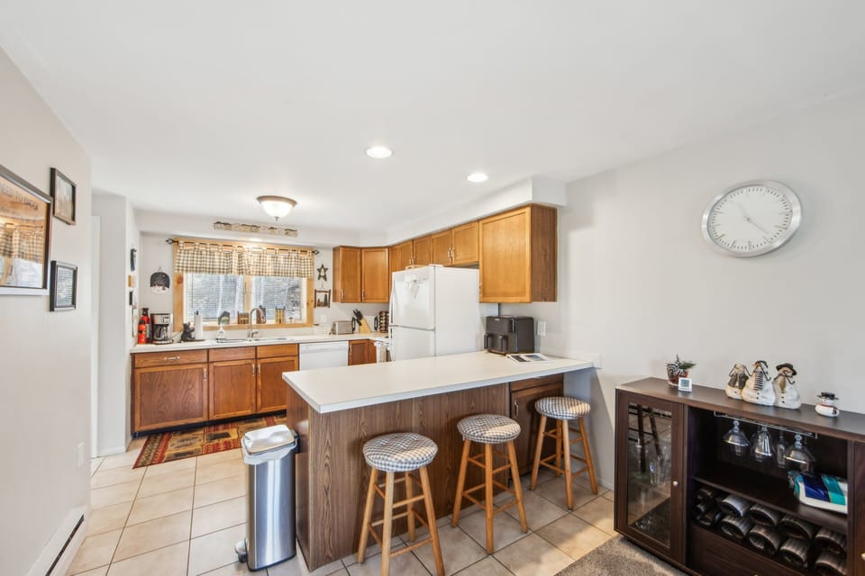 Indoors, Kitchen, Appliance, Refrigerator, Lamp