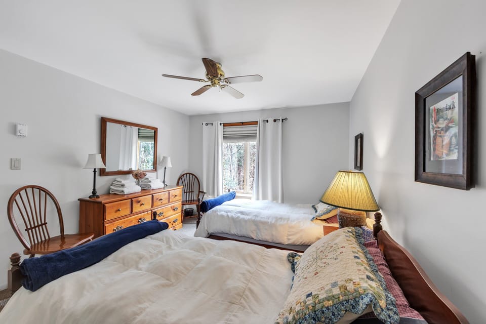 Lamp, Indoors, Appliance, Ceiling Fan, Bed