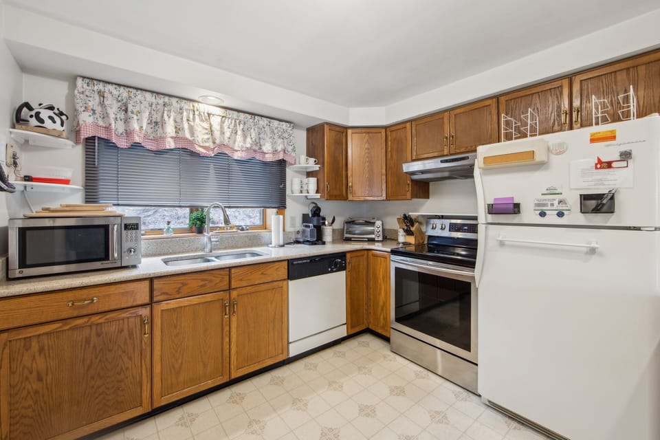 Indoors, Appliance, Microwave, Oven, Kitchen
