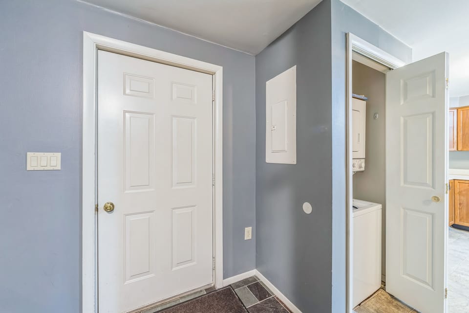 Indoors, Floor, Door, Appliance, Washer