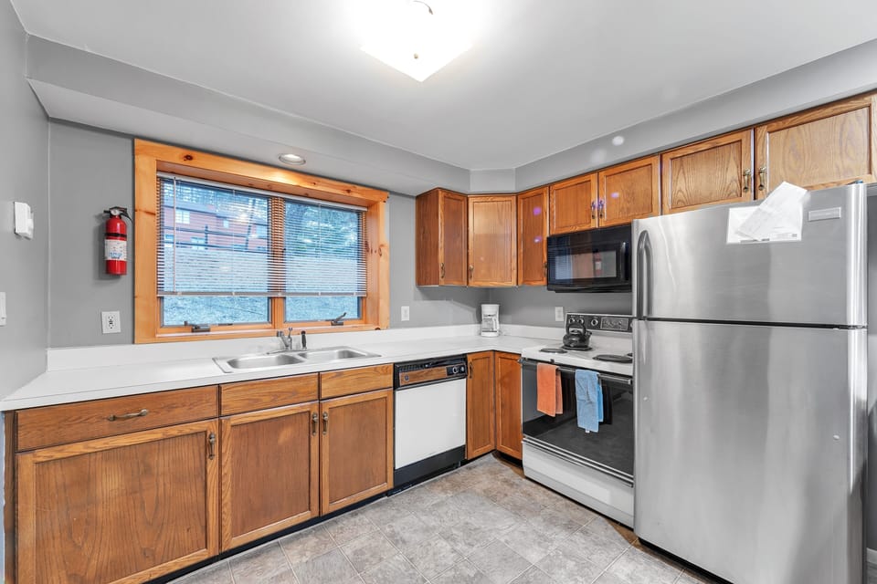 Indoors, Appliance, Refrigerator, Kitchen, Microwave