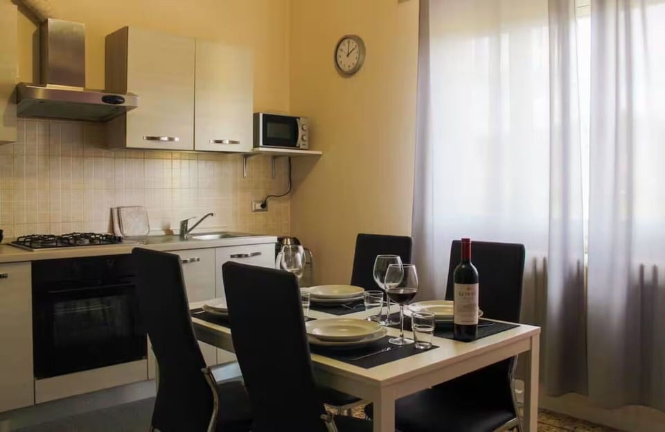 Dining Room, Kitchen