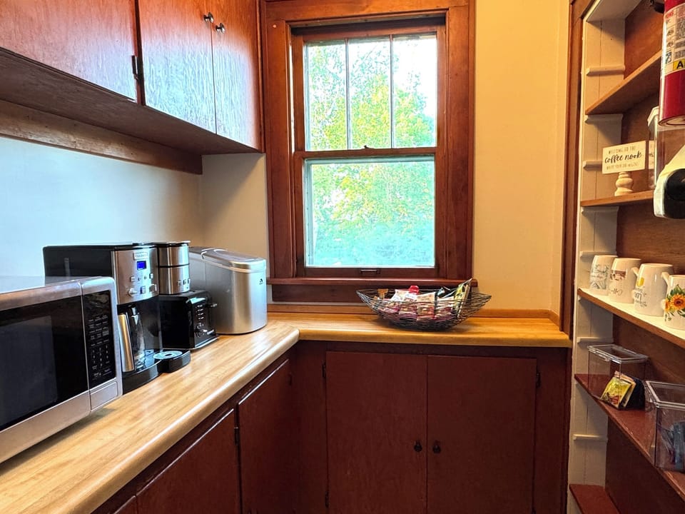 Butler Pantry