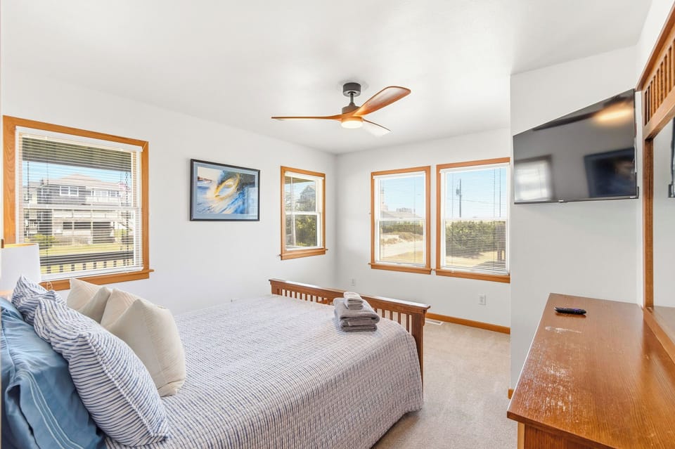 Bottom Floor Bedroom with queen bed 
