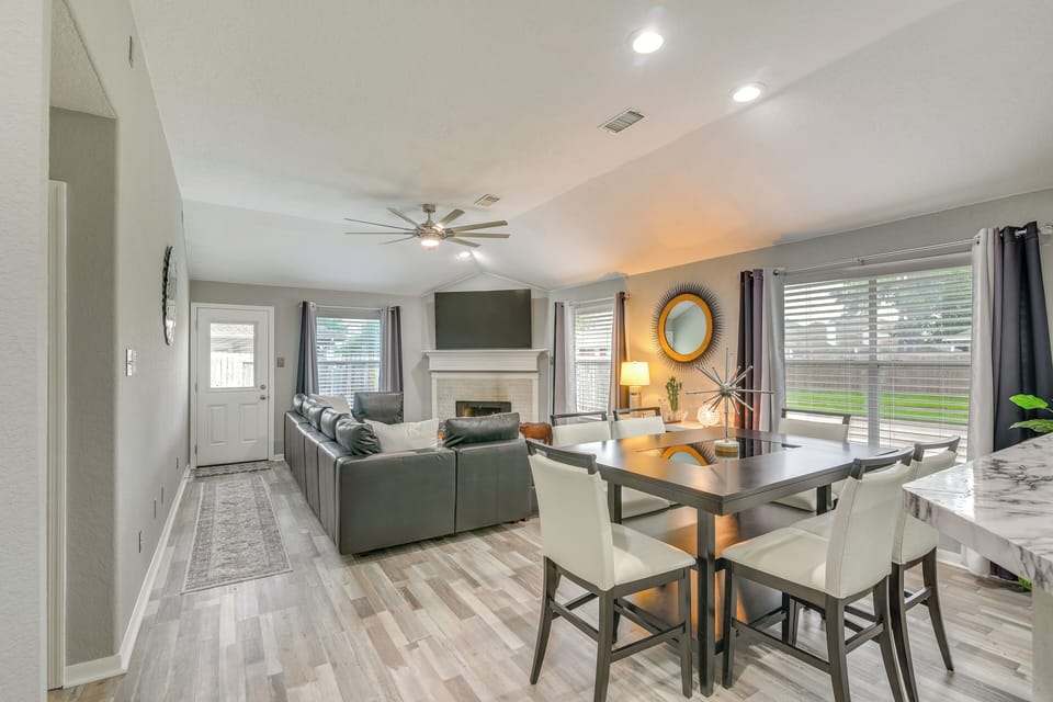 Houston Vacation Rental | 3BR | 2BA | 1,715 Sq Ft | 1 Step to Enter