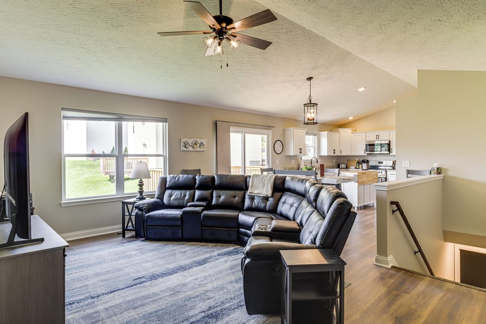 Dry Ridge Vacation Rental | 5BR | 3BA | 3,400 Sq Ft | 1 Step to Enter