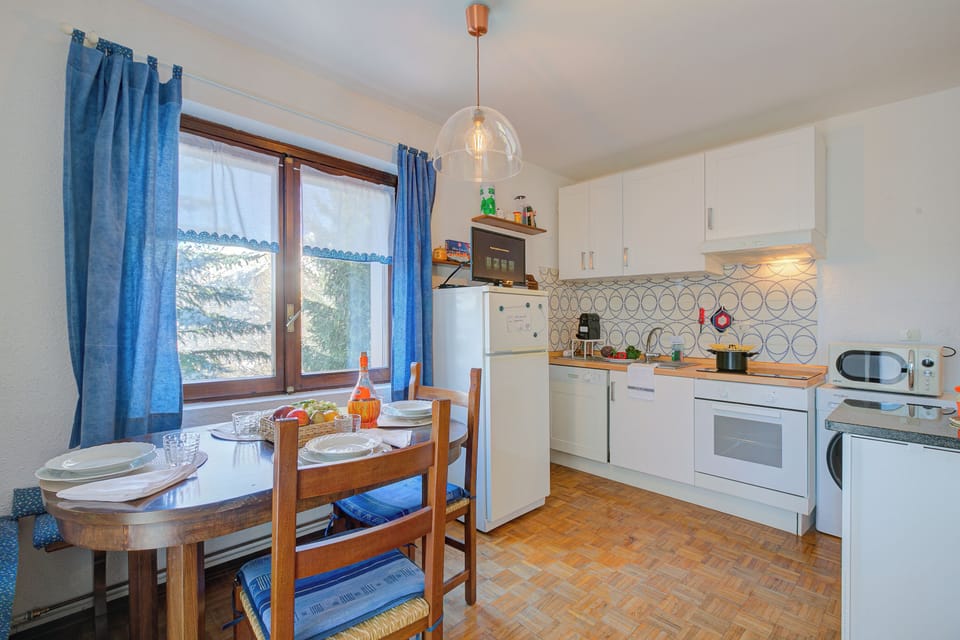 Kitchen and dining area