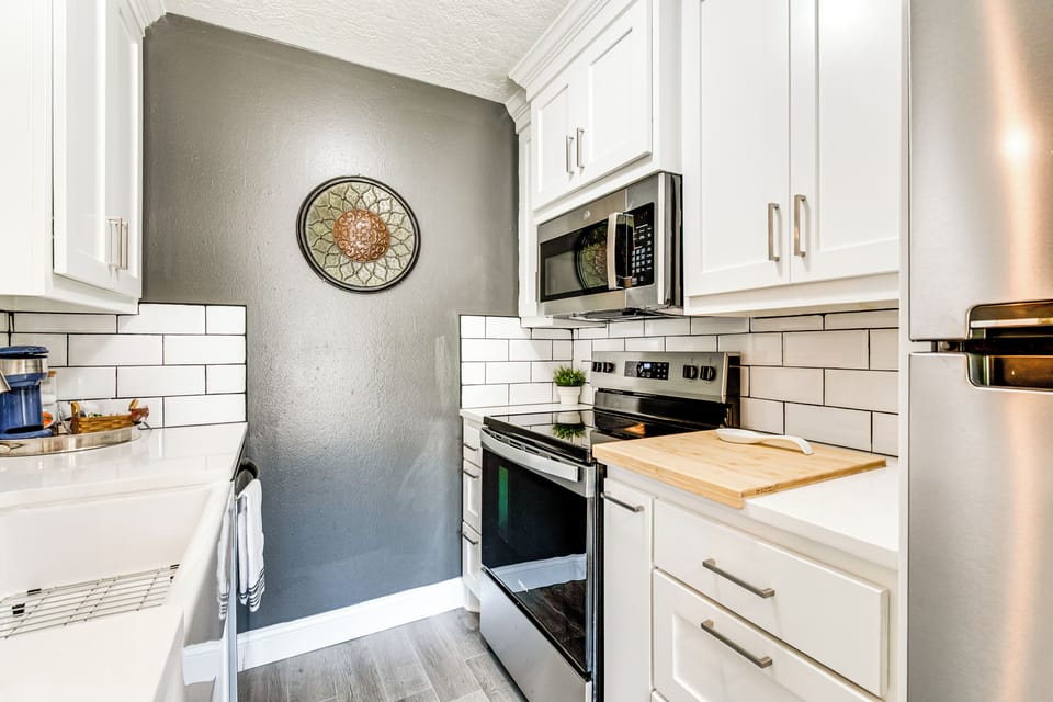Kitchen | Single-Serve Coffee Maker | Dishwasher